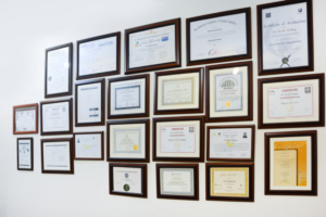 گواهینامه های دکتر فریبا فرهنگ